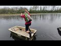On trouve un bateau donc on part conquérir les mers (Who's gonna carry the boat)