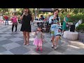 不到三岁的小女孩什么歌都会唱！ 屯门公园表演  旺角菜街艺人singing  喻米英 小红  小女孩歌曲串烧