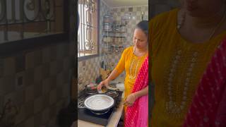 இப்படி செஞ்சி குடுத்தா 10 சாப்பிடலாம் / egg dosacooking recipemuttadosastreetfood street style