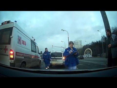 Сотрудники Госавтоинспекции приняли роды в патрульной машине