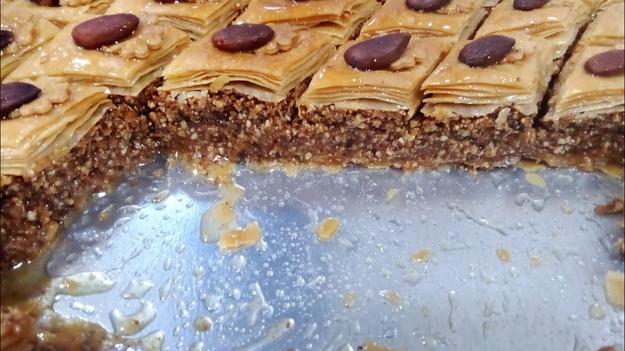 أم المؤنيسات/ بقلاوة مورقة معسلة 🤤 بأسهل طريقة ❤بدون آلة توريق بجميع اسراها سنيوة35/30.#funny