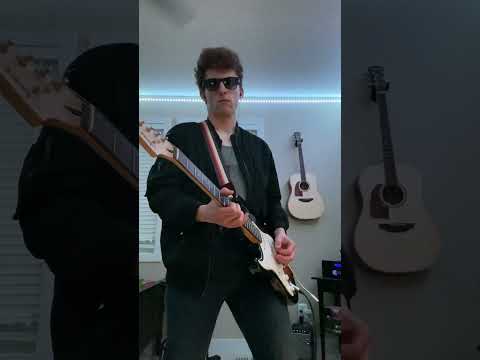 The Hives - Two-Timing Touch and Broken Bones (live)
