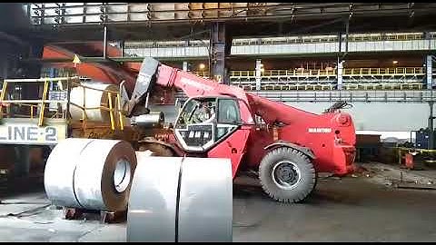 Manitou Telehandler handling Coils