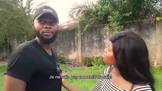 La fille se jeter dans la guelle du Lion