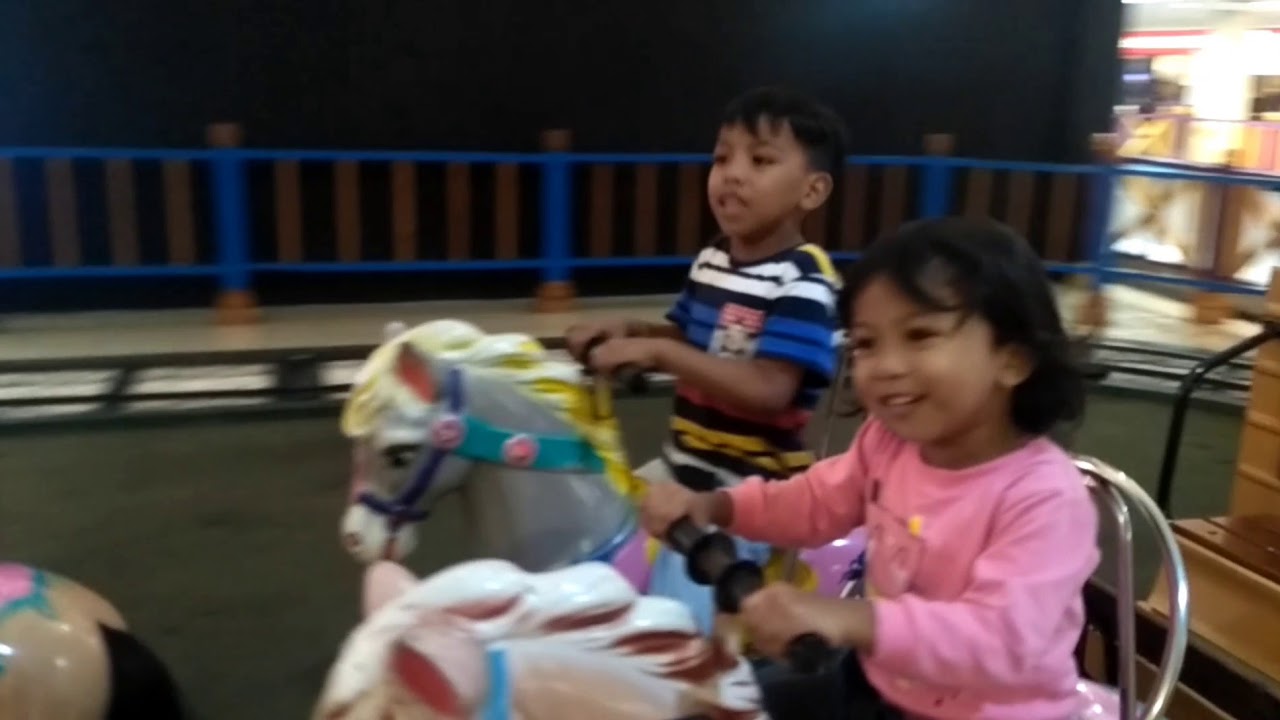 BERMAIN SERU di FUN WORLD Mall Metropolitan BEKASI | Mandi Bola, Kereta Kuda, Perahu Mini