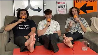 Podcast Male Feet Video - @GettingtoitPodcast #barefoot #feet #bigfoot #rubbing