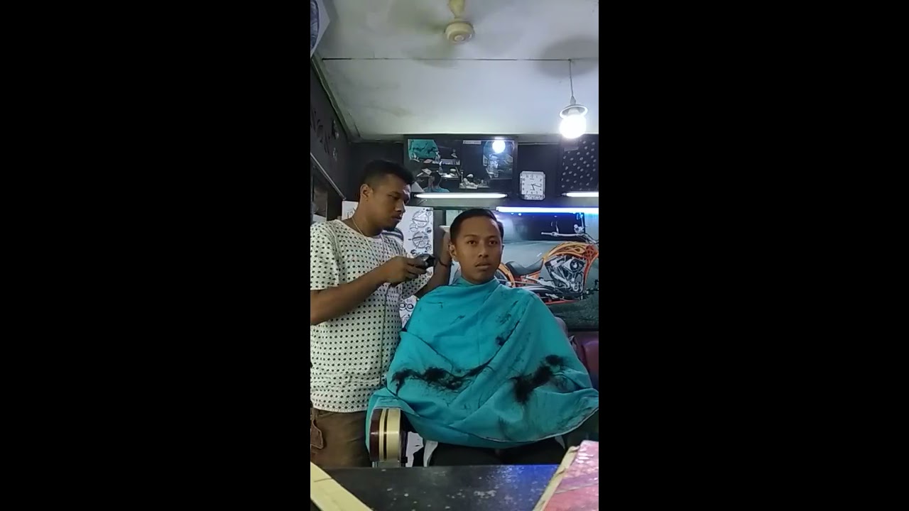  POTONG  RAMBUT  GONDRONG  Ajiibbb YouTube