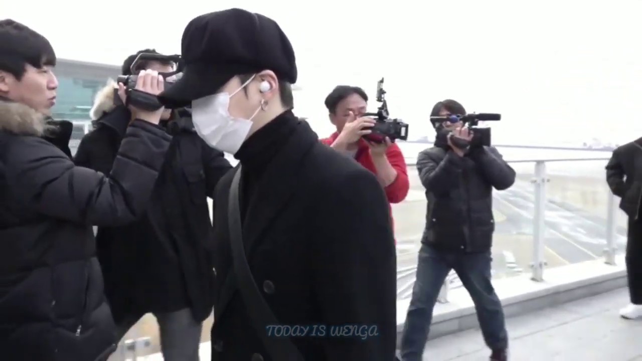 Suga at Incheon Airport go to US for New Years Rockin' Eve
