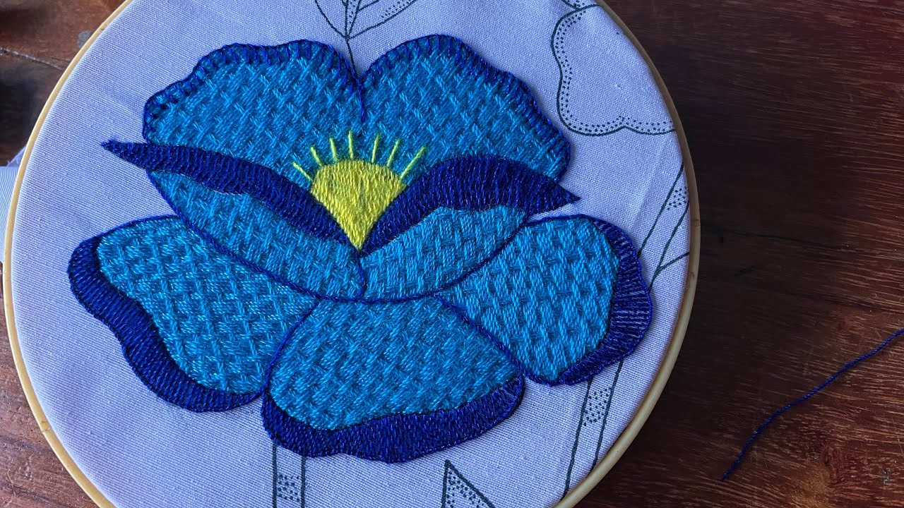 CÓMO  BORDAR  UNA ROSA CON PUNTADA FÁCIL 🤩🌺@Tus ideas en bordados