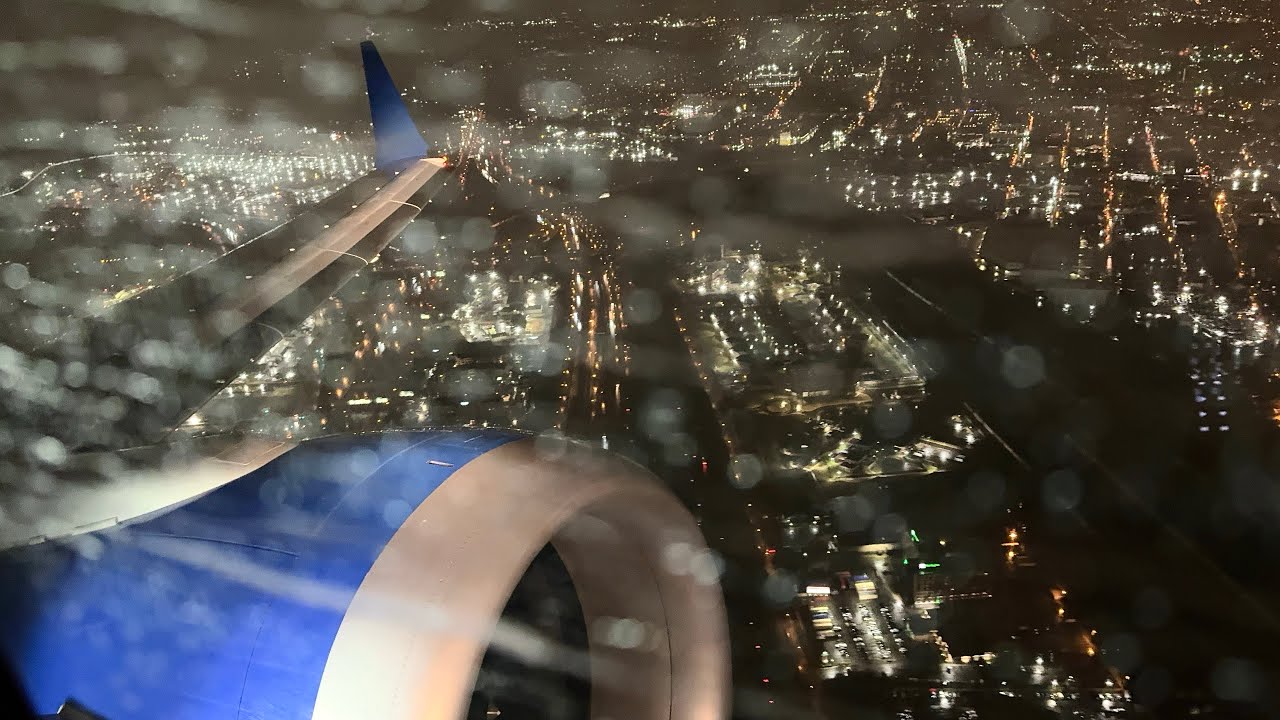 4K | United Airlines Boeing 737 MAX 8 Stormy Departure from Newark Liberty