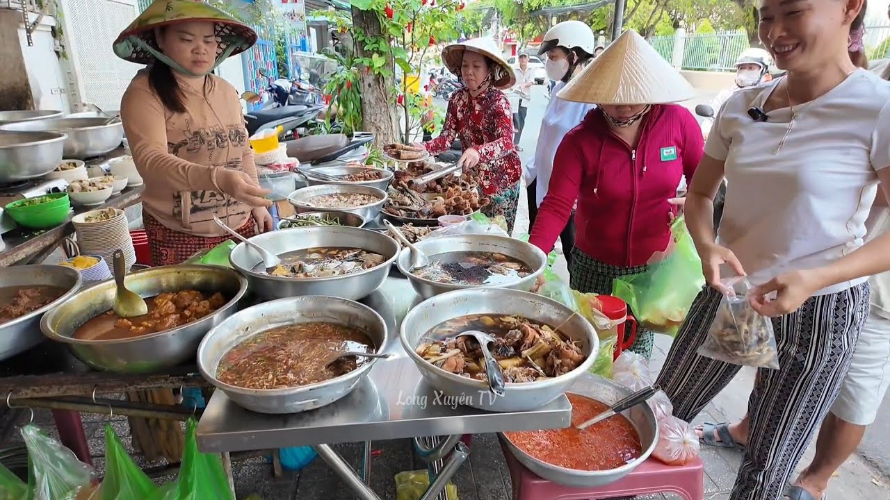 Quá đã thau mắm kho chà bá tại quán cơm chị đẹp bà con mua nườm nượp I Long Xuyên TV 