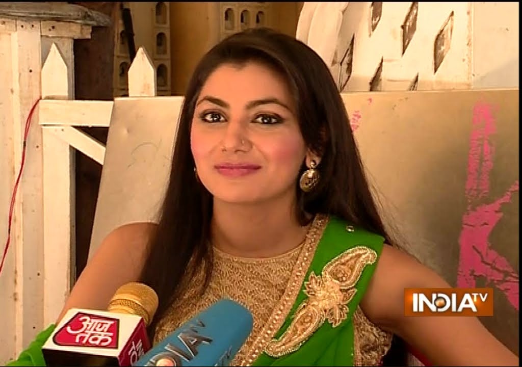 Praghya Xxx - Kumkum Bhagya: Story Behind Pragya's Makeover - India TV - YouTube