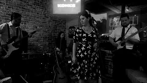 Amy Lynne Reed - Climbed in (live)