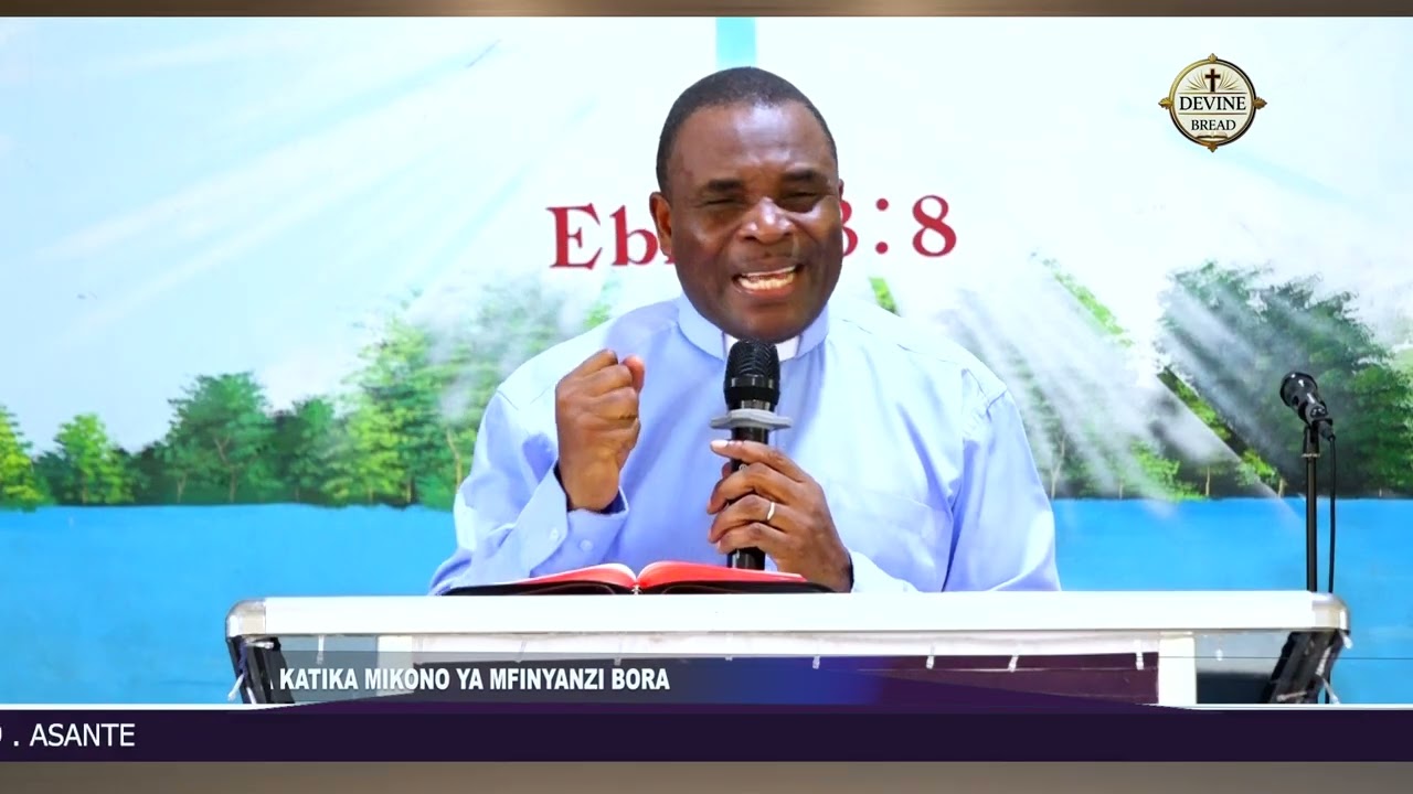 Kua katika Mikono Ya mfinyanzi Bora. Bishop israel Mwaikonge