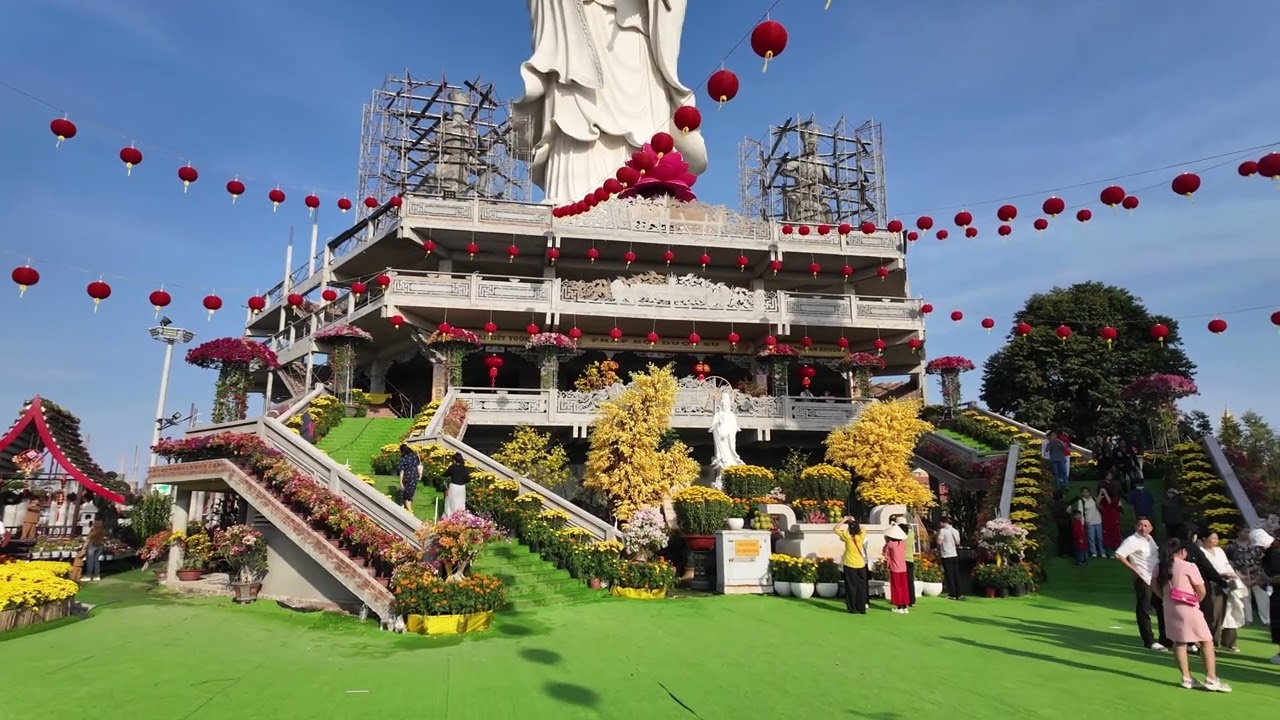 Chùa Vạn Phước Bình Đại Bến Tre Mùng 5 Tết phật tử quá đông và cảnh rất đẹp | Hoanganhvlog86