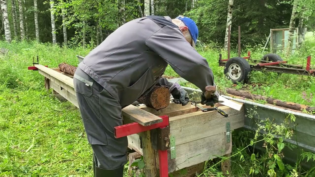 Puun halkaisu moottorisahalla