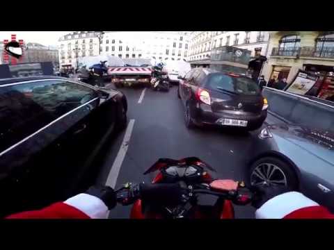 Video: Un Tassista Russo Lancia Un Passeggero Fuori Dalla Sua Auto Per Aver Gettato Immondizia In Strada