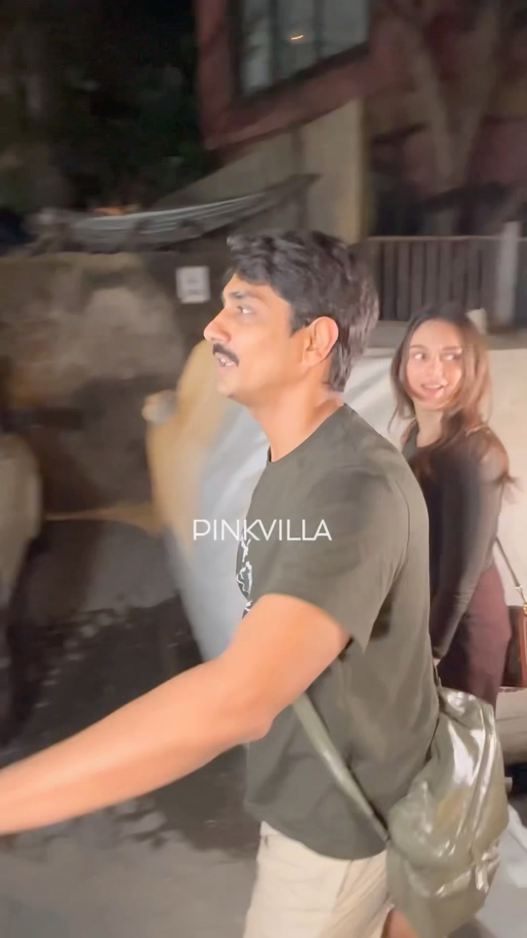 The way Sidharth PROTECTS WIFE Aditi Rao Hydari? | #shorts #bollywood #couplegoals