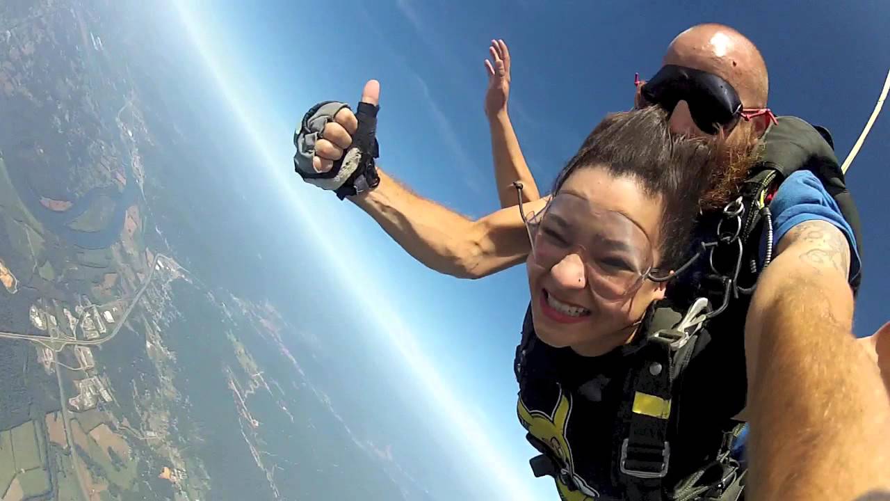 Vilmarie of Asheville, NC goes skydiving! YouTube