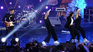 Юлианна Караулова - Не верю - live - партийная зона Муз ТВ 10 декабря 2017 Юлианна Караулова - Не верю - live - партийная зона Муз ТВ 10 декабря 2017