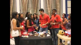 Sidhant Gupta Sings a Song with Fans on TEI Set!!