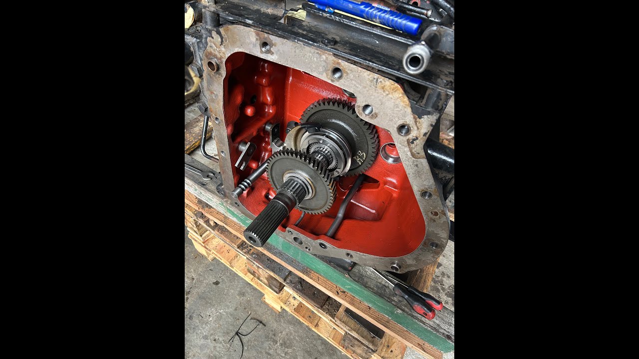 Naprawa Case mx cz.7   Składanie skrzyni biegów - Remont ku końcowi