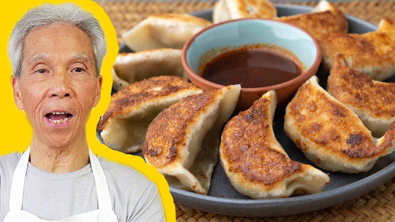 🤤 Dad's MOUTHWATERING Potstickers (鍋貼)!