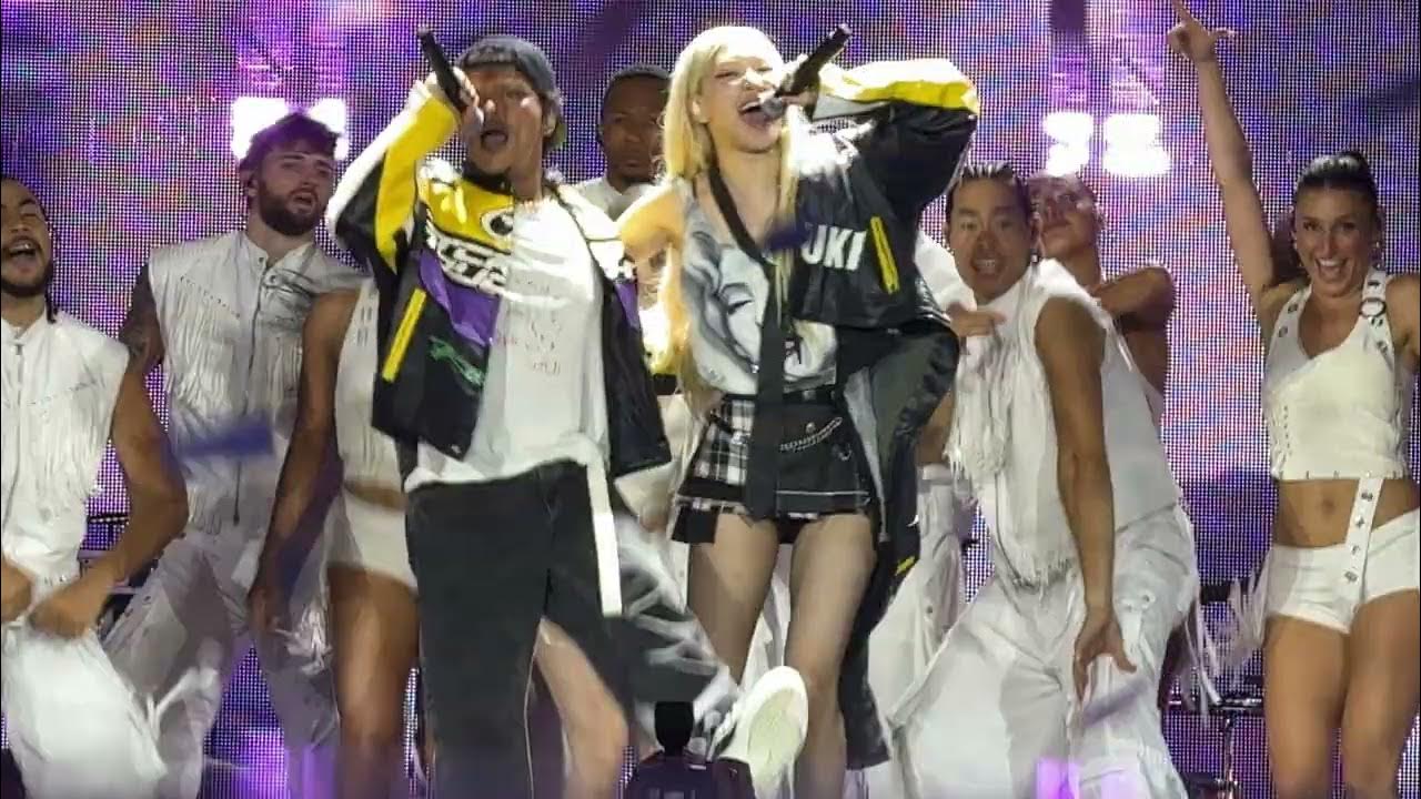 BLACKPINK Rosé + Bruno Mars surprise - APT Pit fancam at Deadline Tour LA Day 2 07-13-25 BLACKPINK Rosé + Bruno Mars surprise - APT Pit fancam at Deadline Tour LA Day 2 07-13-25