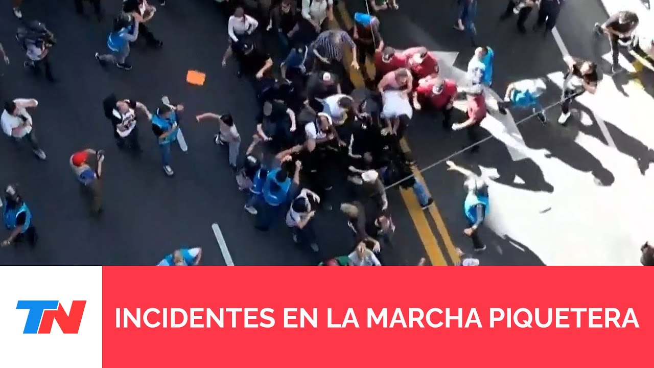 Empujones, caídas y corridas: así fueron los incidentes entre los manifestantes y la policía