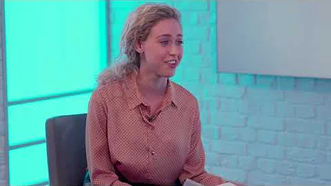 Lily Collins on her obsession with #realhousewives...