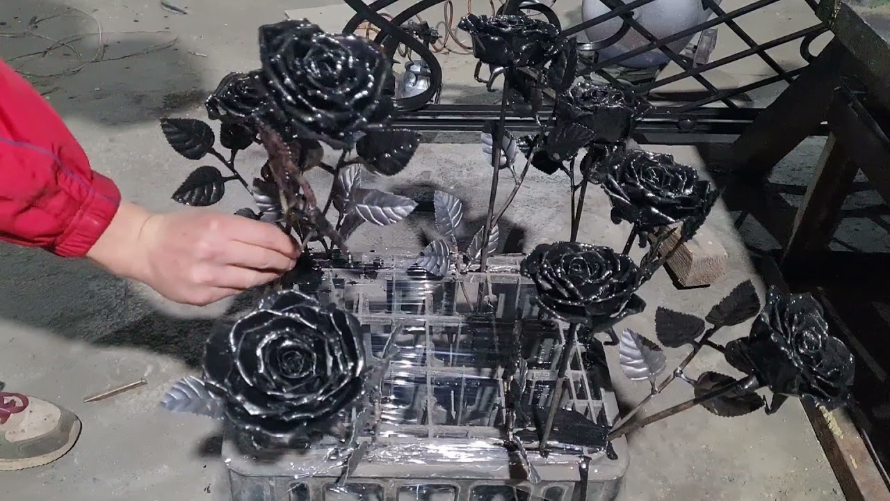 кованые розы. 🌹 розы из металла. процесс покраски. - YouTube