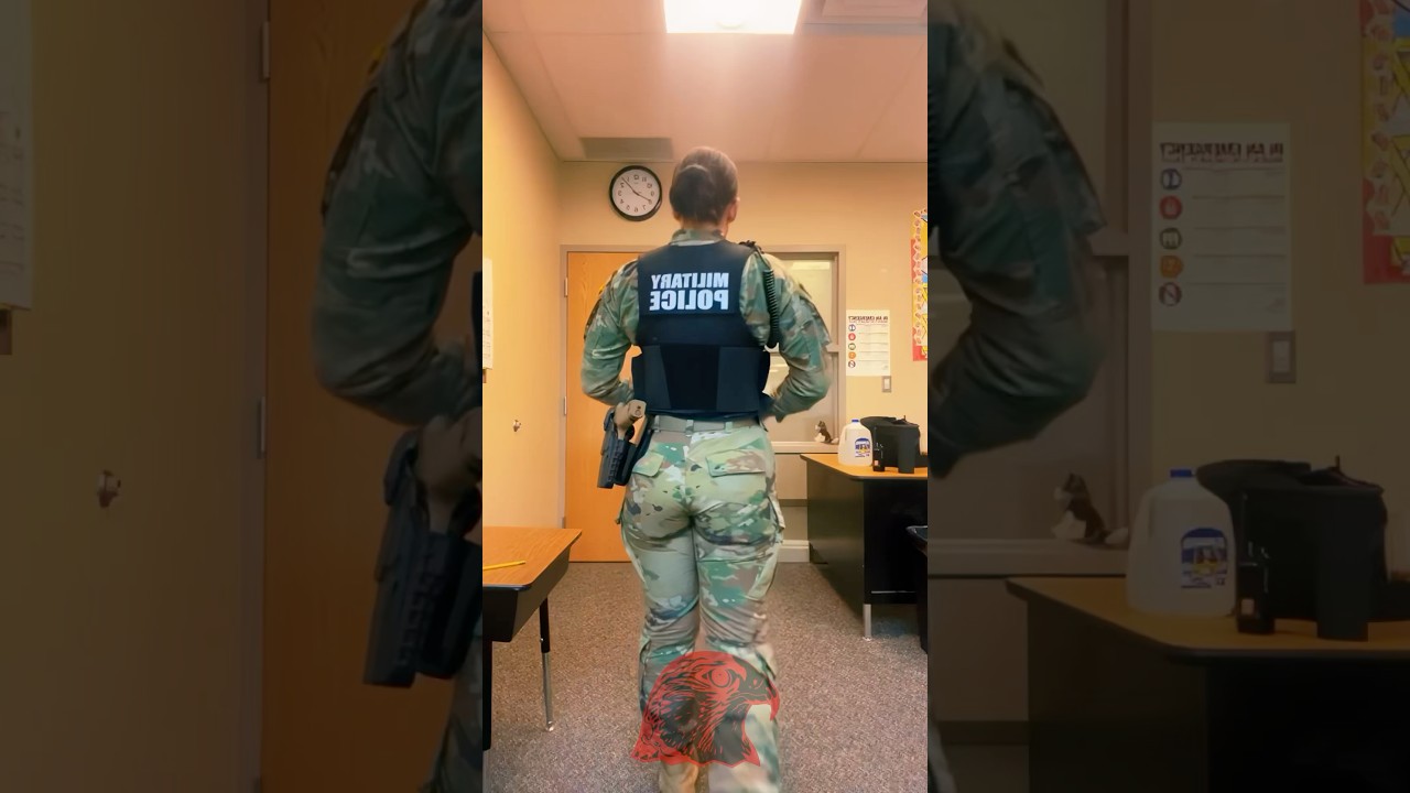 🇺🇸 Beautiful U.S. Military Police Officer