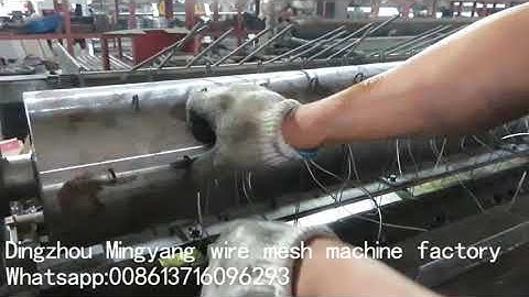 Reverse twist hexagonal wire mesh machine Step 03
