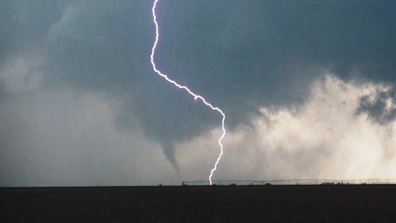 Tornadoes near Leoti, Kansas May 21, 2016 YouTube