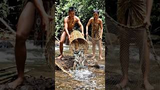 Asian Tribal Couple Catches GIANT Prawns & Cooks Them in Jungle🦐🔥 | Primitive Cooking #jurongisland