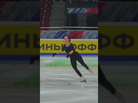 Елизавета Туктамышева четверной тулуп