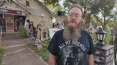 Grandfather creates inclusive Halloween celebration for children with sensory sensitivities