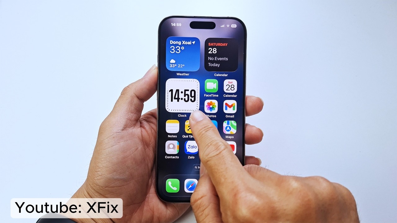 How To Change Clock Icon On iPhone Home Screen - YouTube