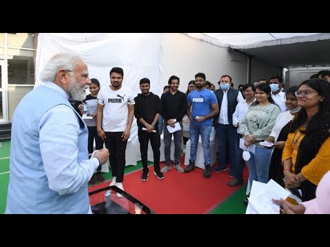 PM Modi&rsquo;s interaction with students who returned from Ukraine at Varanasi