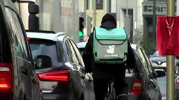 Deliveroo expects profit even as consumer cut back