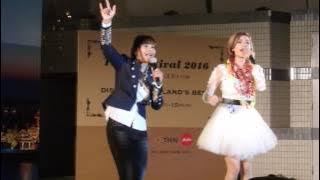 More Live Performance (encore) by Takkatan Chollada & Pao Paowalee  Pornpimon