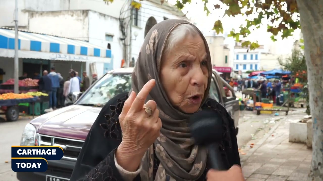 ‎جولة في بنزرت: الحاجة ترجع بينا للماضي💜💜  و تحكيلنا على الفرق بين الأجيال