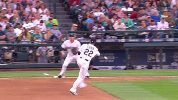 ARI@SEA: Cano makes slick barehanded play