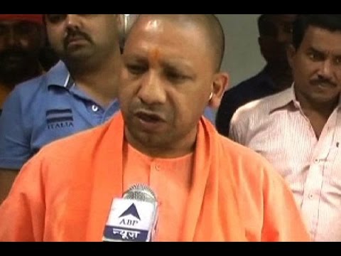 Shah Rukh Khan's language is similar to that of Hafiz Saeed: Yogi Adityanath