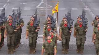 El Ejercito Español abre el desfile en el dia de la Bastilla, Francia.