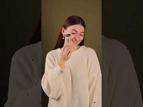 Скребок Гуаша Нефритовий Ролер для обличчя Роликовий масажер з натурального білого нефриту 2в1, видео 1