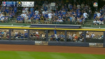Heyward makes spectacular grab over the wall
