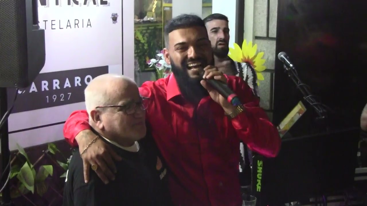 Sergio Moreno ... Show Case .. Café Central