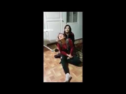 Mast ayol ozini eshak qilib olayotgan surati