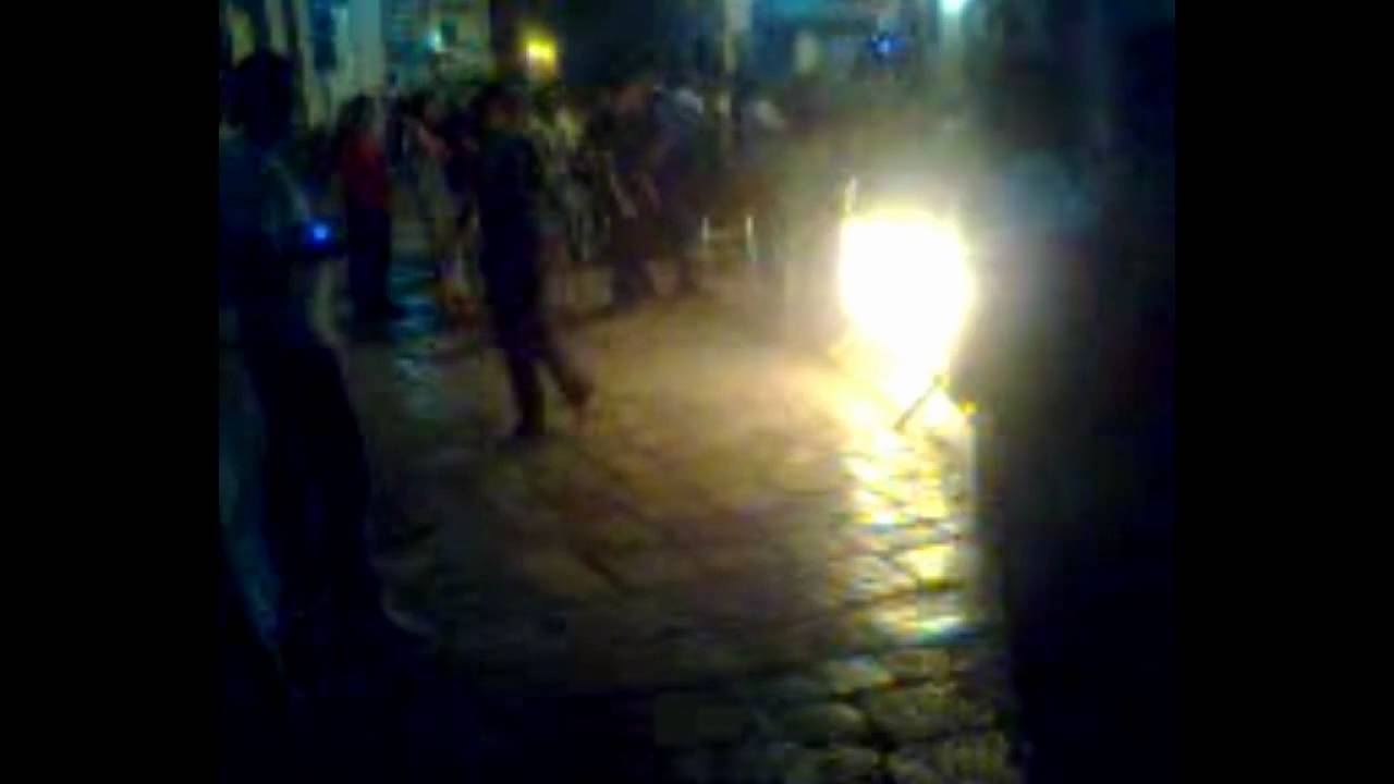 ORIA - Piazza Manfredi - Fuoco alla transenna.